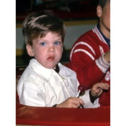 Charms Blow Pops - Bursting Berry: 48-Piece Box -Sweet Candy Shop charms blow pops bursting berry 48 piece box candy warehouse 3 35b78570 36ff 4911 ac06 e79b15e78d4e