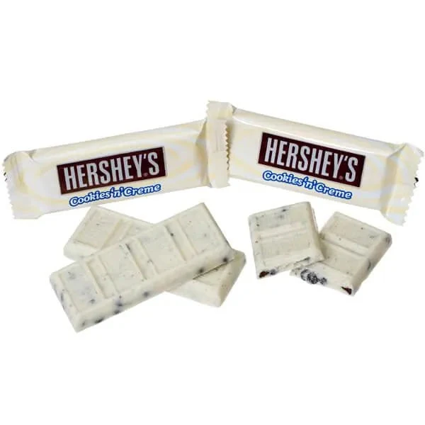Hershey's Cookies N Creme Snack Size Candy Bars: 35-Piece Bag 1 Hershey's Cookies N Creme Snack Size Candy Bars: 35-Piece Bag