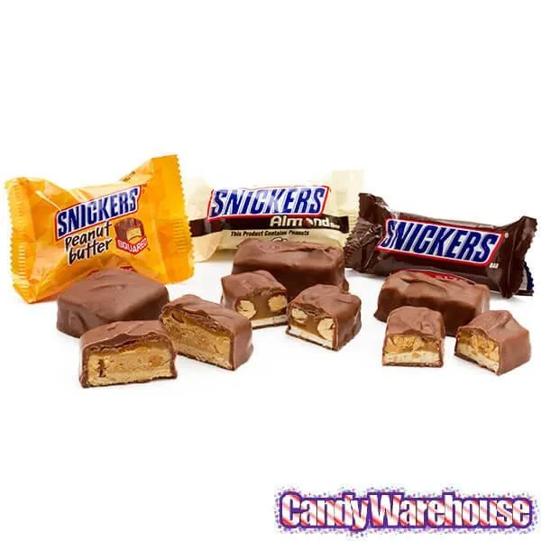 Snickers Fun Size Candy Bars Assortment: 45-Piece Bag 2 Snickers Fun Size Candy Bars Assortment: 45-Piece Bag - Image 2