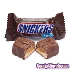 Snickers Fun Size Candy Bars Assortment: 45-Piece Bag 11 Snickers Fun Size Candy Bars Assortment: 45-Piece Bag -Sweet Candy Shop snickers fun size candy bars assortment 45 piece bag candy warehouse 5